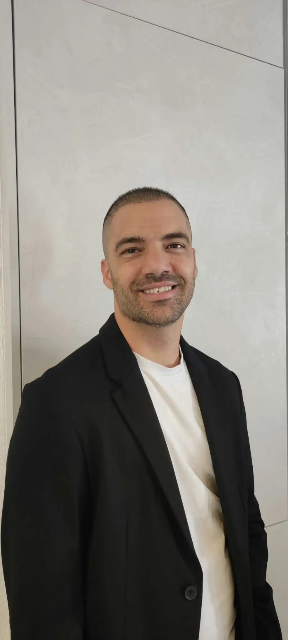 César López, Integrador y Educador Social especializado en adolescencia y familia